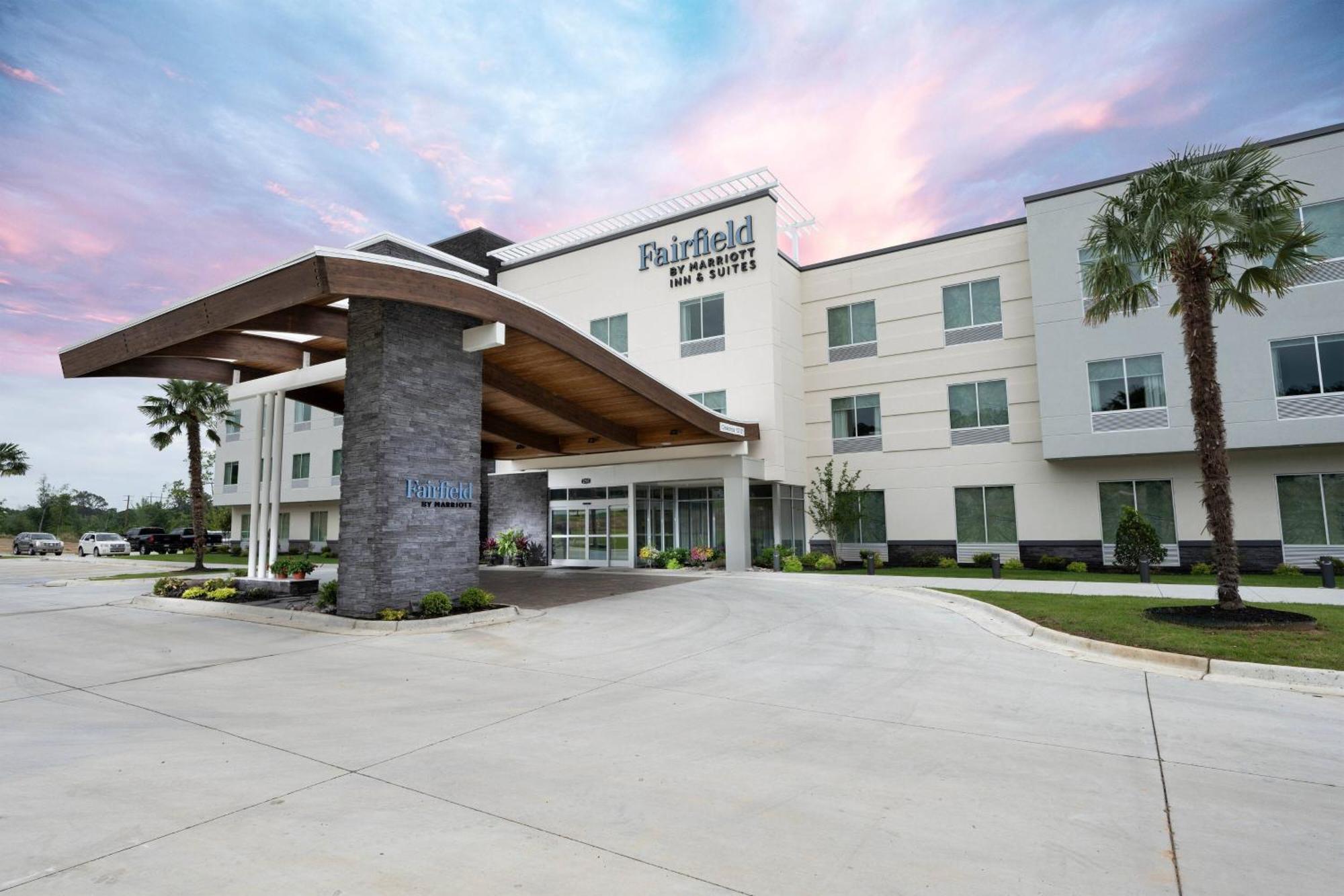 Fairfield Inn & Suites アーカデルフィア エクステリア 写真