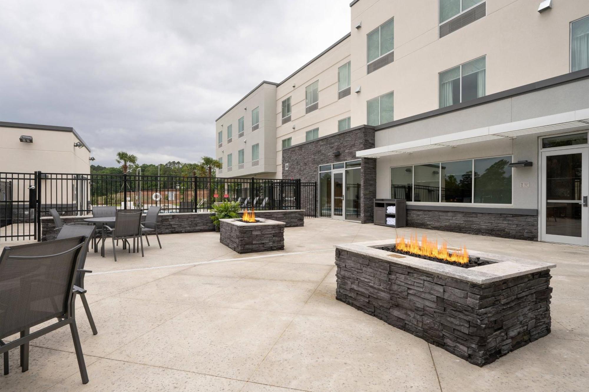 Fairfield Inn & Suites アーカデルフィア エクステリア 写真